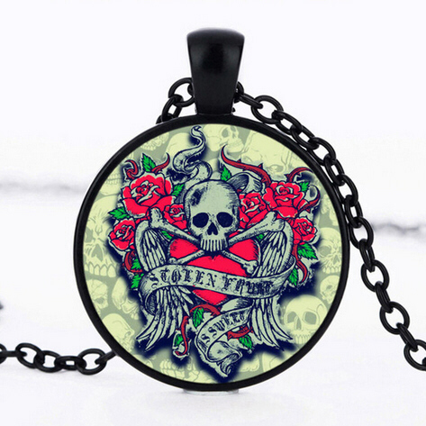 NECKLACE - SKULL & ROSES II